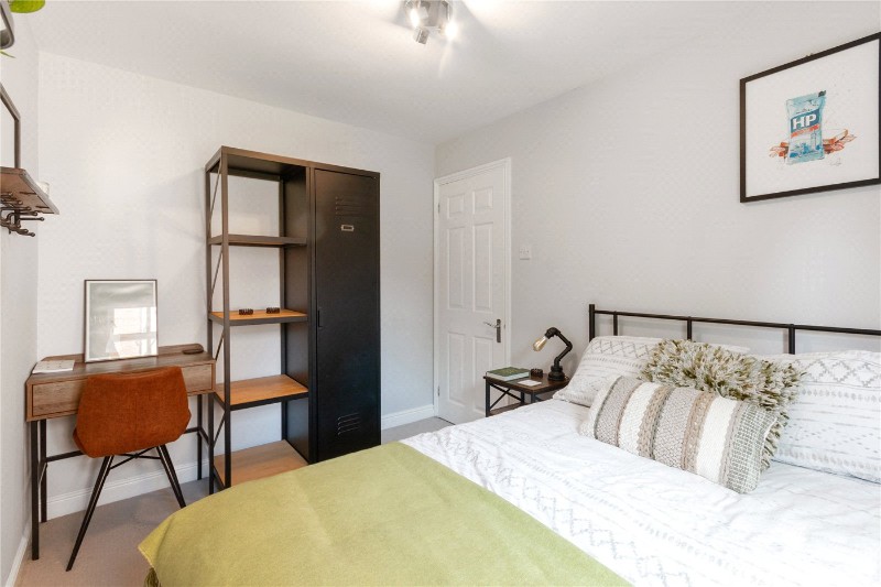 Lisle Close, London, SW17
