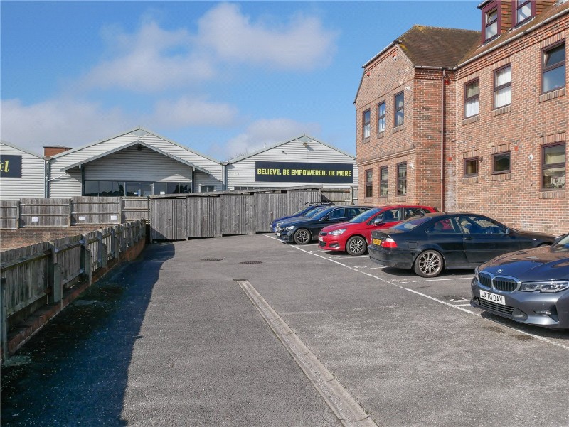 Pelican Lane, Newbury, RG14
