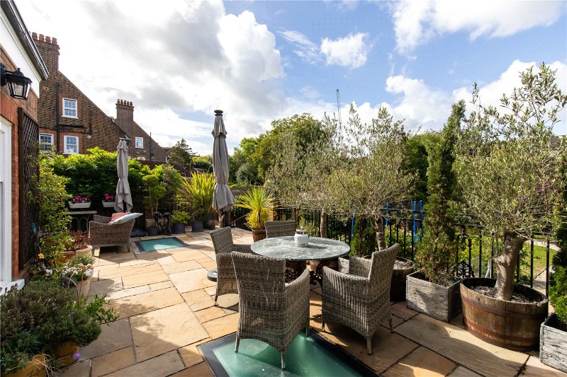 Woodfield Road, London, United Kingdom, W5