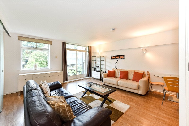 Myddelton Passage, London, EC1R