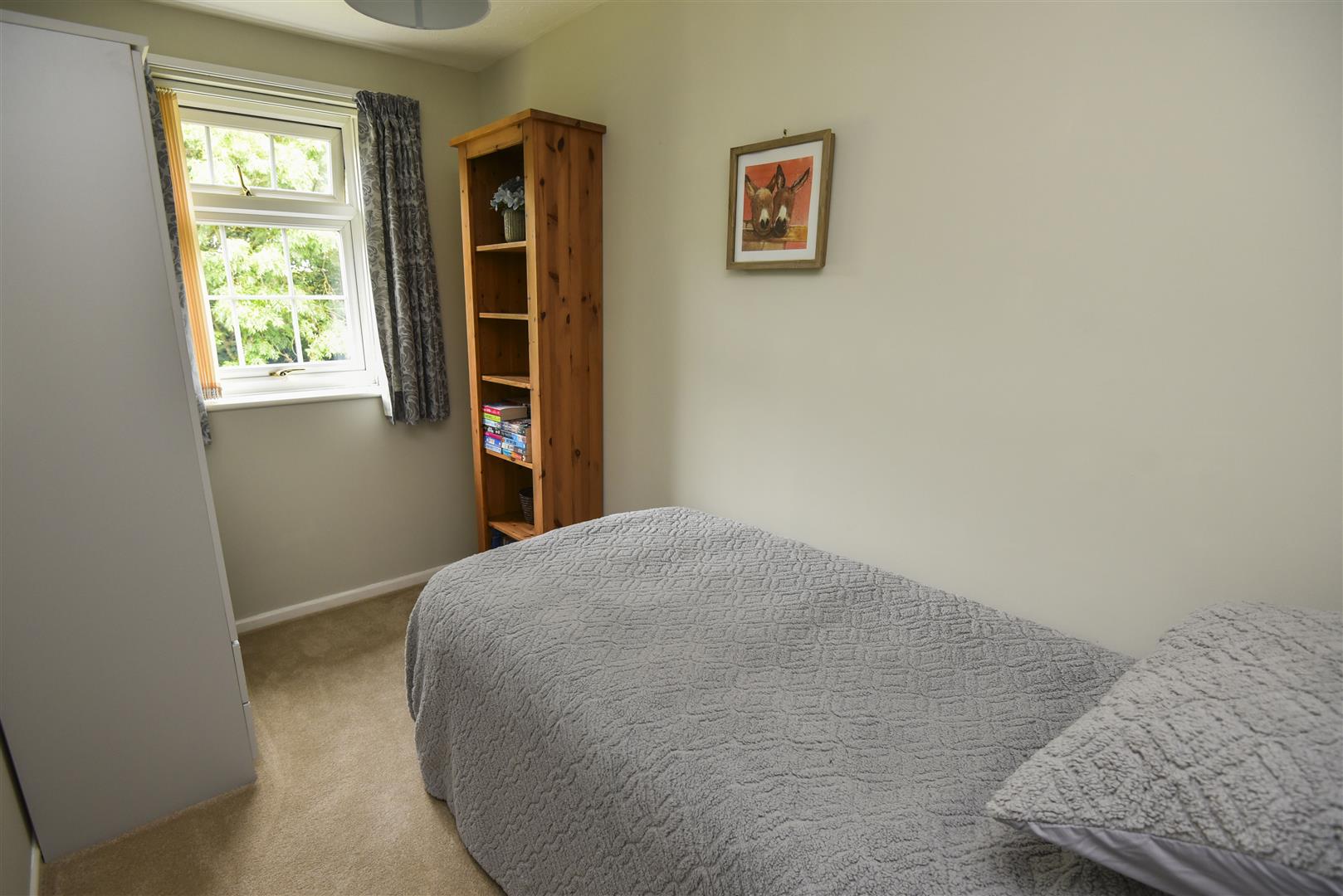 A BEDROOM 2 DSC_1729