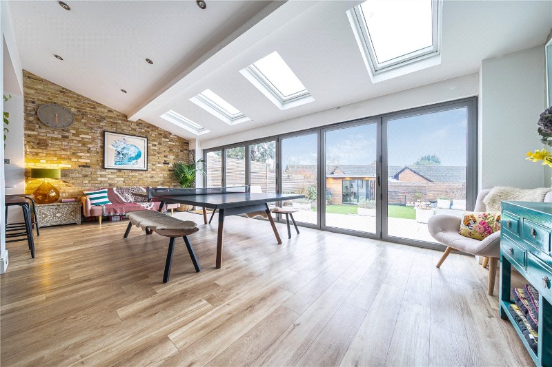 West End Grove, Farnham, Surrey, GU9