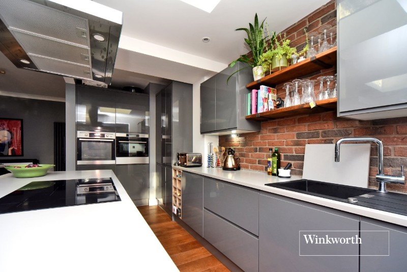 Inveresk Gardens, Worcester Park, KT4