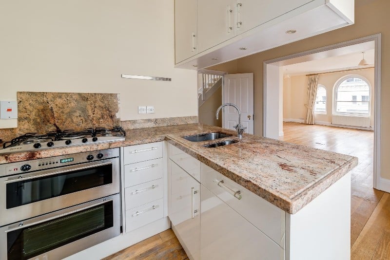 St. Georges Drive, London, SW1V