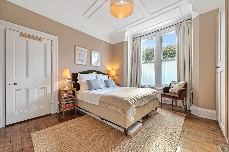 Davisville Road, London, W12