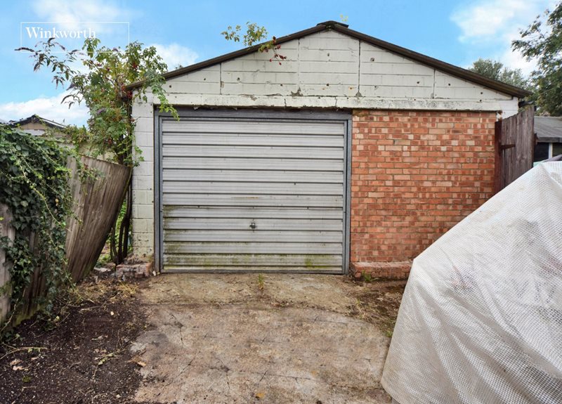 Fairford Gardens, Worcester Park, Surrey, KT4