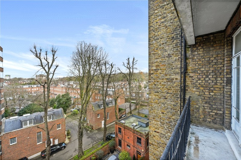 Oakwood Court, London, W14