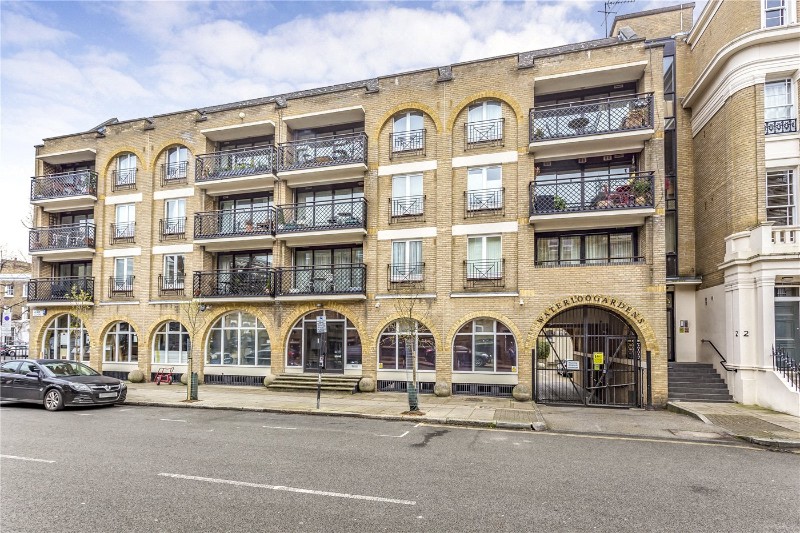 1 bedroom property for sale in Waterloo Gardens, Milner Square, London