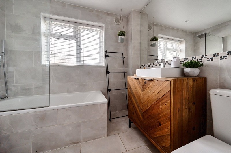 Arthur Close, Bagshot, GU19