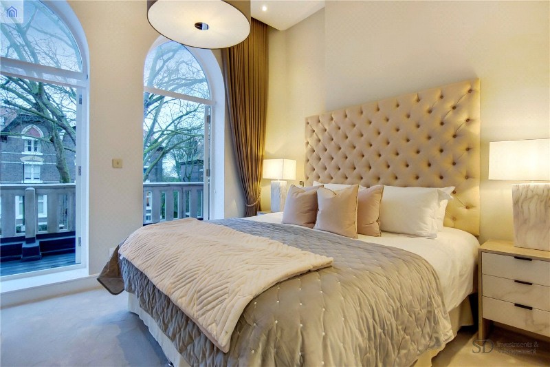 Fitzjohns Avenue, London, NW3