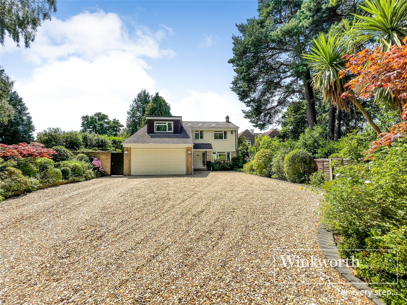 5 bedroom property for sale in Pinewood Road, Ferndown, BH22 (Ref