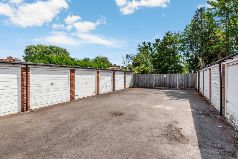 Bromley Road, Beckenham, BR3