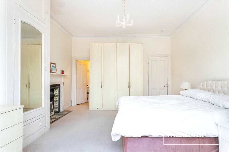 Etchingham Park Road, Finchley, London, N3