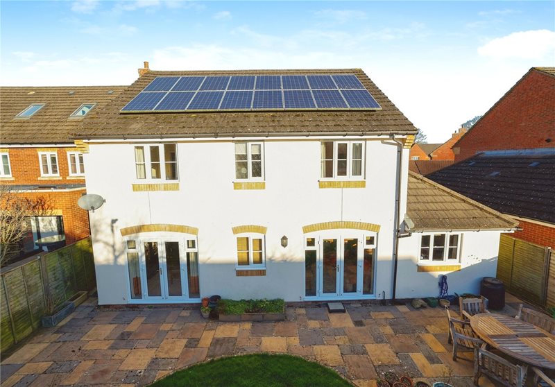 Fruitfields Close, Devizes, Wiltshire, SN10