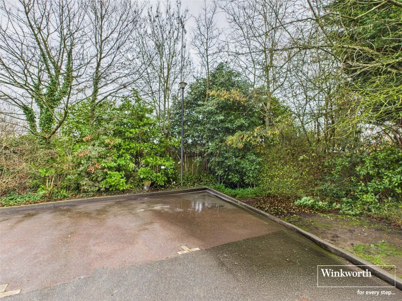 Great North Way, London, NW4