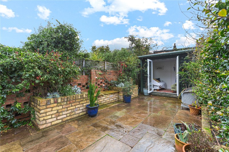 Graveney Road, London, SW17
