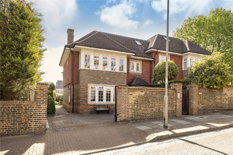 St. Simon's Avenue, London, SW15