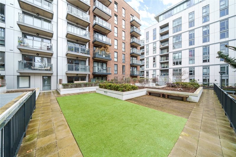 Jonzen Walk, London, E14
