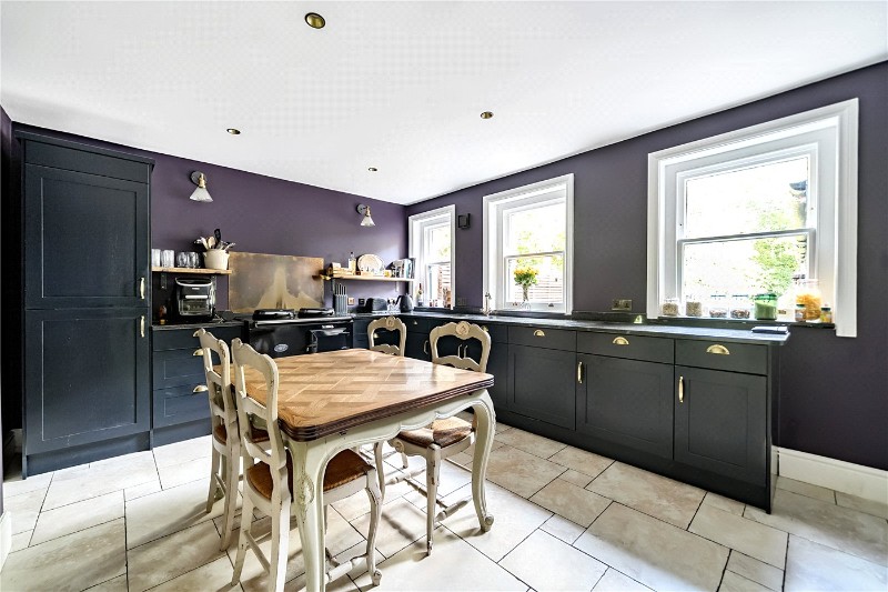 Wrecclesham Hill, Farnham, Surrey, GU10
