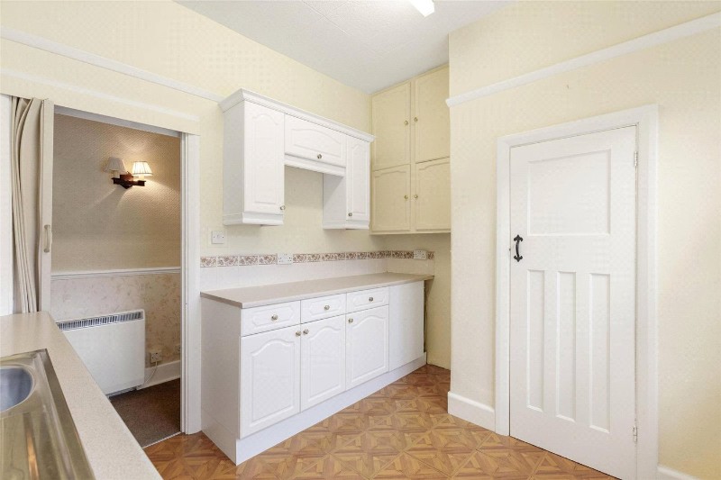 Grecian Crescent, London, SE19