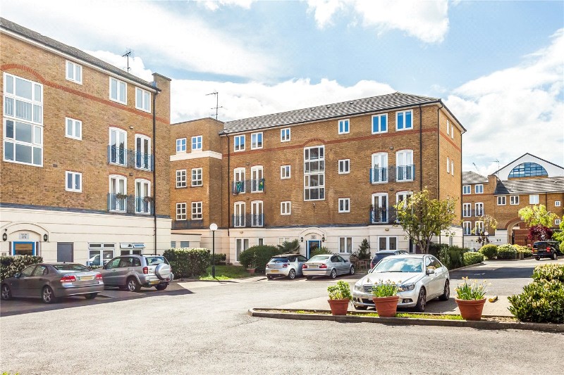 Fuller Close, London, E2