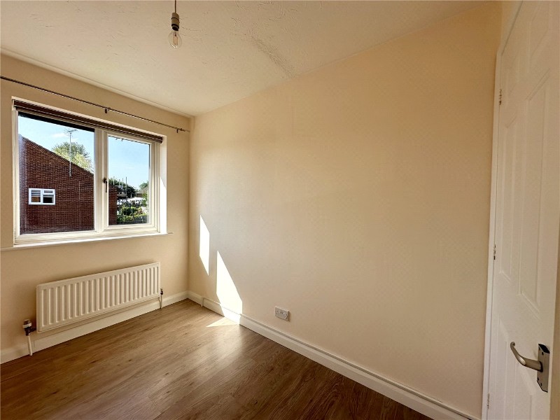 Moore Close, Tongham, Farnham, Surrey, GU10