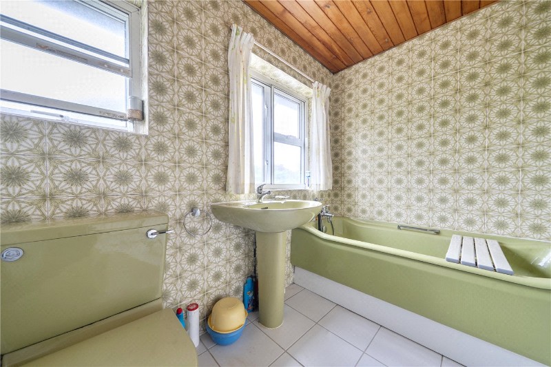 Echo Barn Lane, Wrecclesham, Farnham, Surrey, GU10