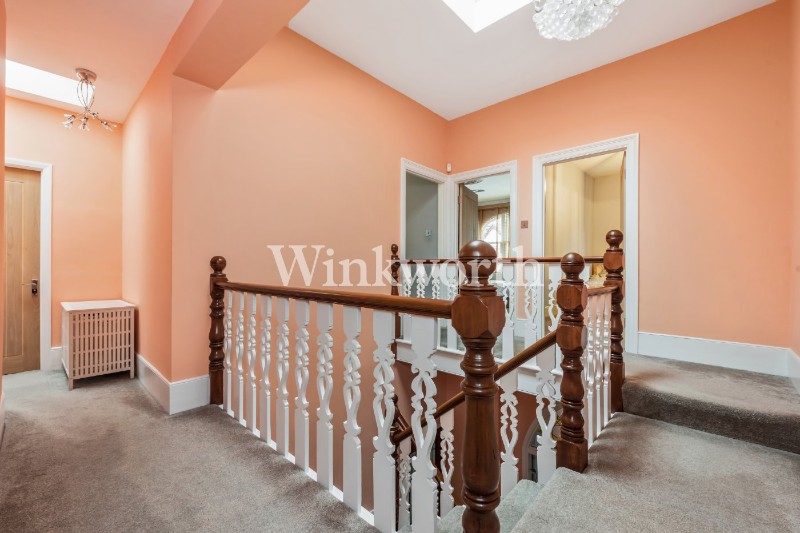 Broomfield Avenue, London, N13