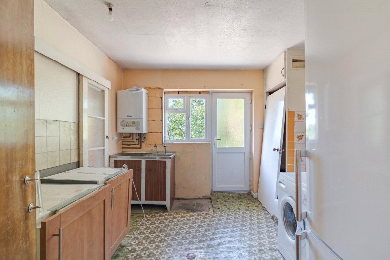 Blandford Road, Corfe Mullen, Wimborne, Dorset, BH21