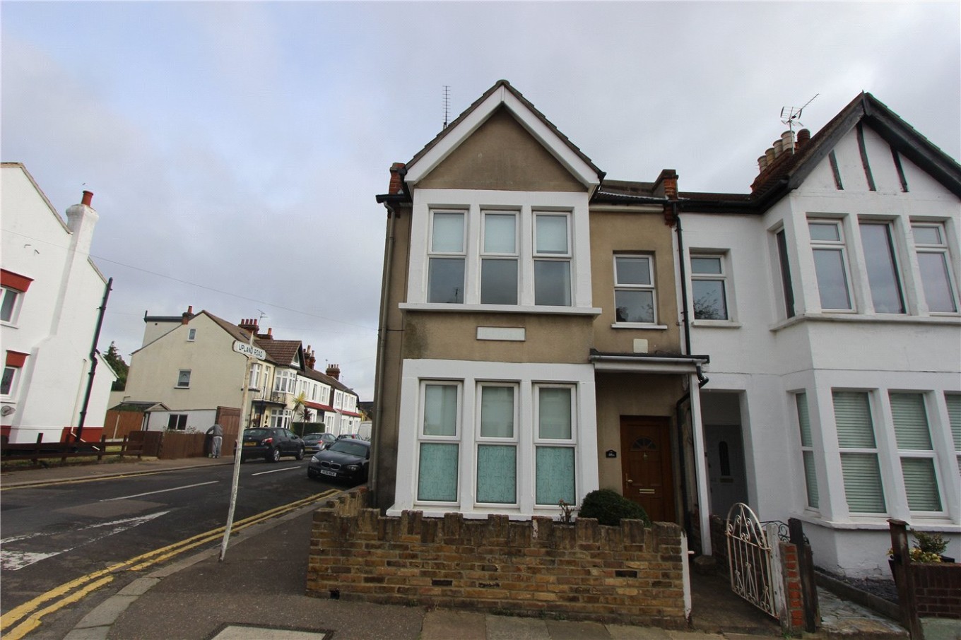 2 bedroom property to rent in Beach Avenue, LeighonSea, Essex, SS9