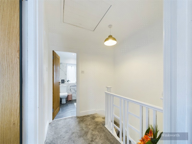Parbury Rise, Chessington, KT9