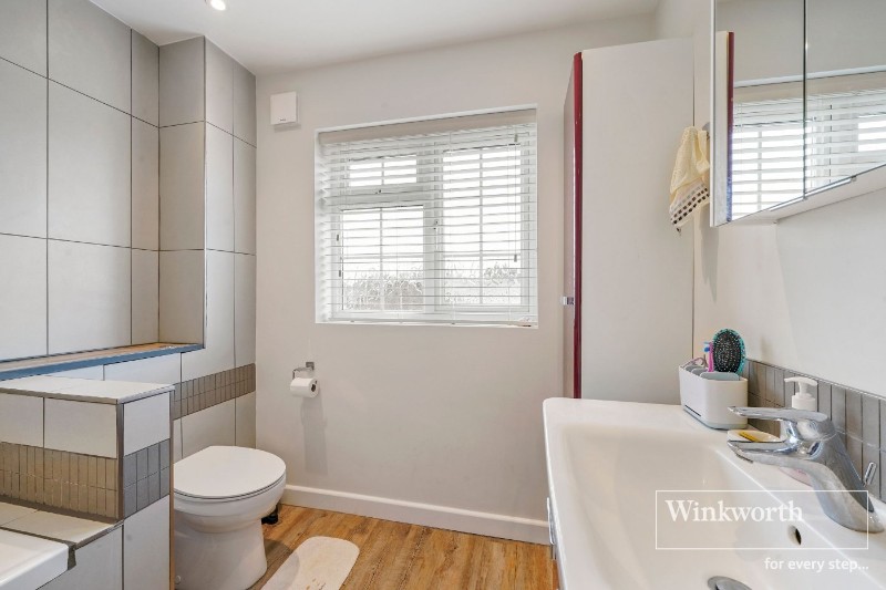 -Springpark Drive, Beckenham, BR3