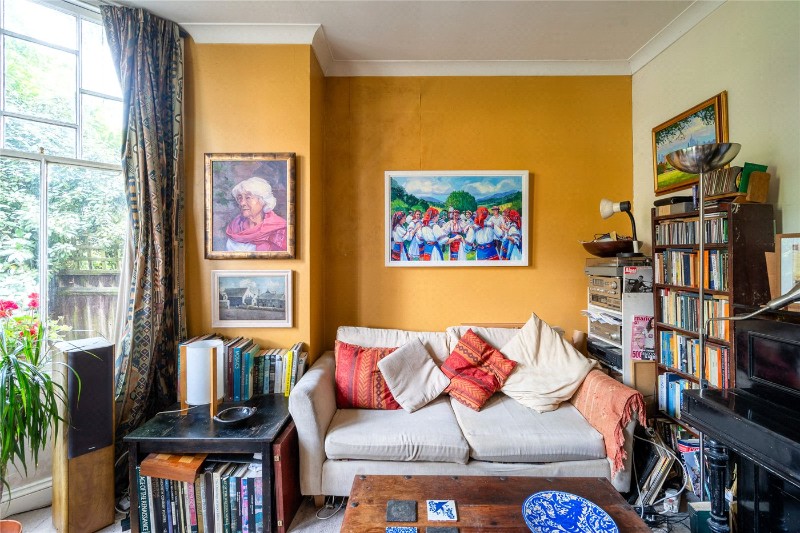 Thornton Avenue, London, SW2