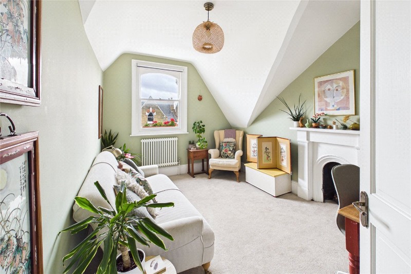Deronda Road, London, SE24