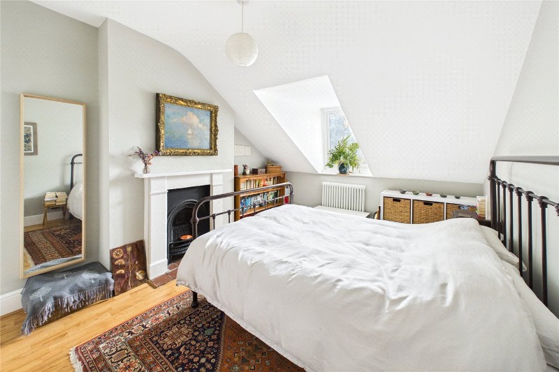 Deronda Road, London, SE24