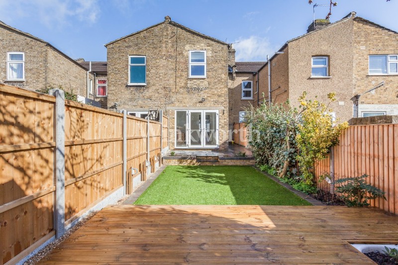 Poynter Road, Enfield, EN1
