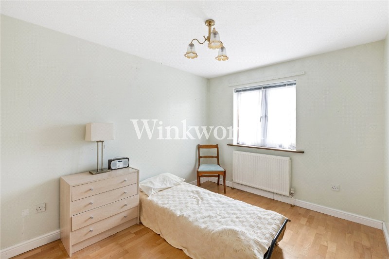 Crothall Close, London, N13