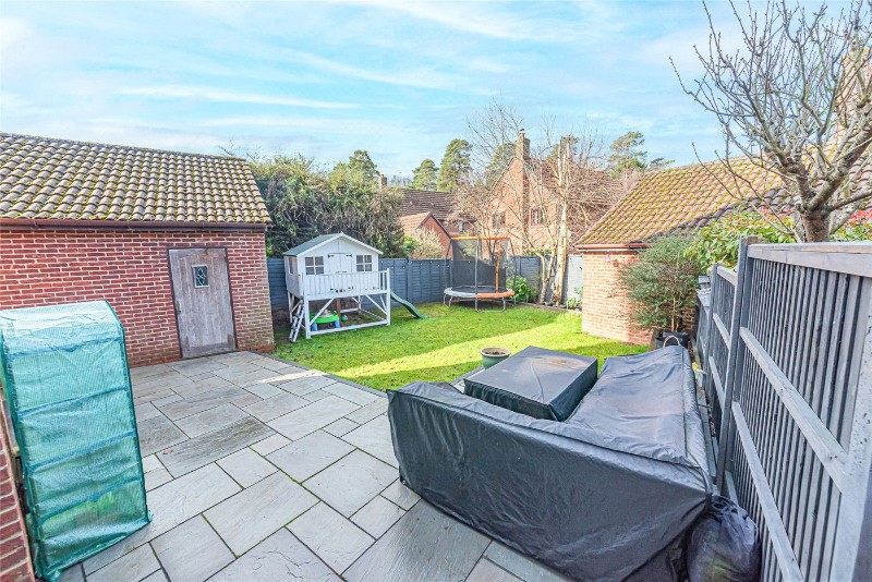 Merryman Drive, Crowthorne, Berkshire, RG45