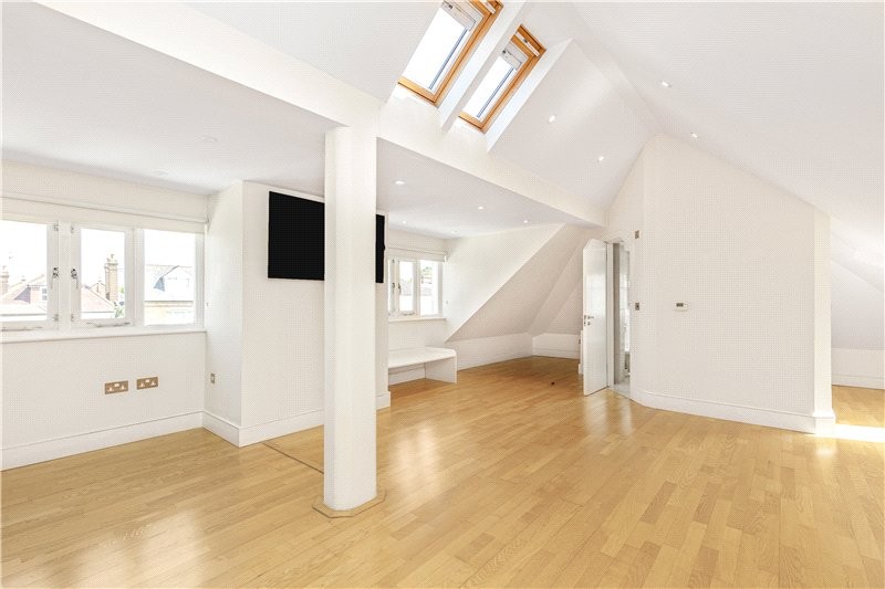 Beverley Close, Barnes, London, SW13