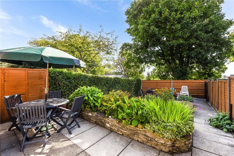 St. Annes Close, Winchester, Hampshire, SO22