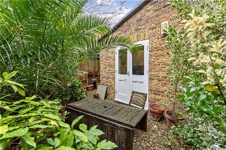 Kennington Park Road, London, SE11