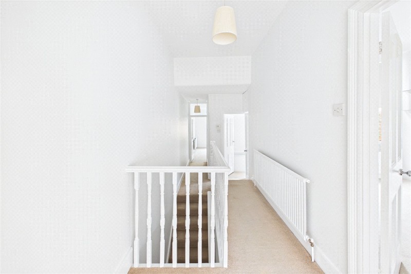 Dinsmore Road, London, SW12