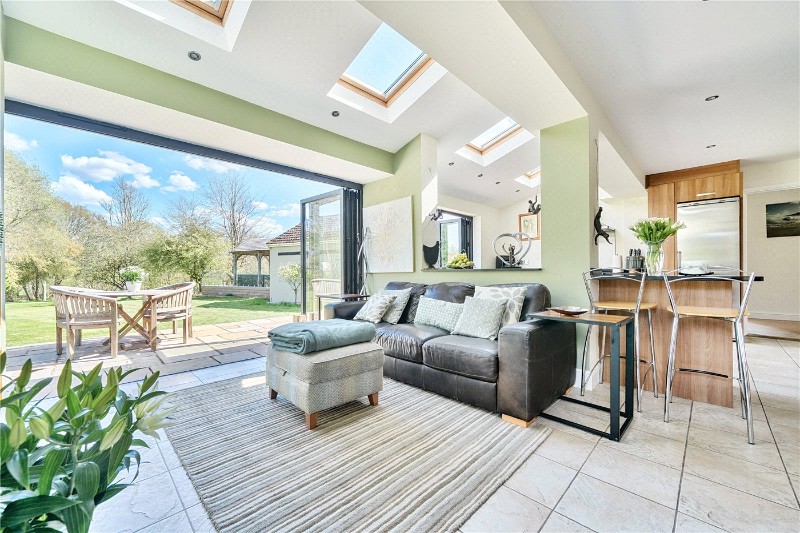 Farnham Road, Sleaford, Hampshire, GU35