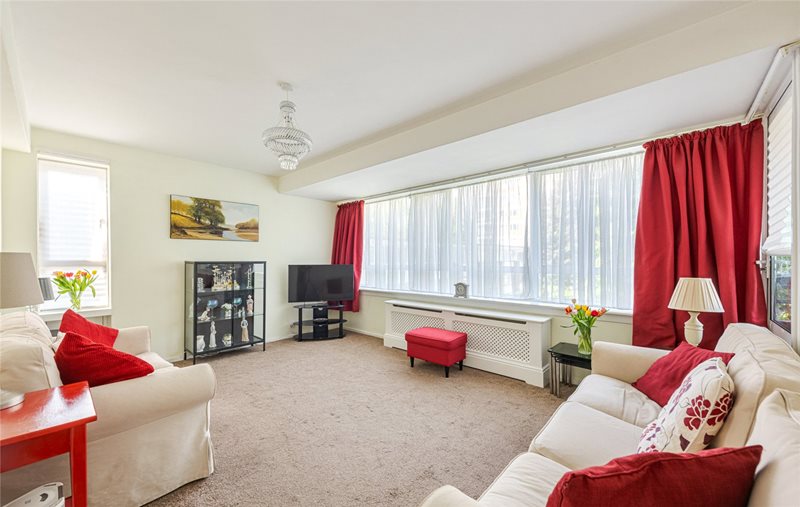 Churchill Gardens, London, SW1V