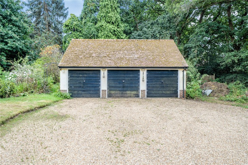 Hale House Lane, Churt, Farnham, Surrey, GU10