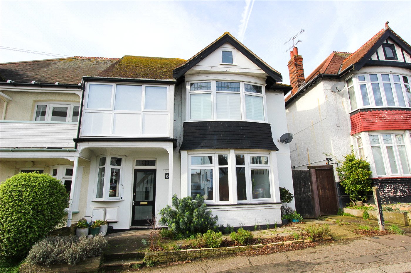 Flats for sale leigh on sea deals