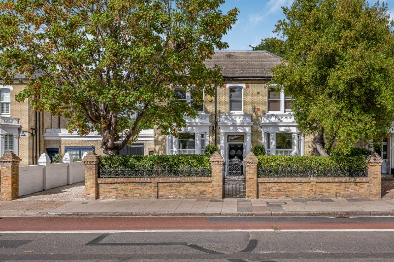 Castelnau, Barnes, London, SW13