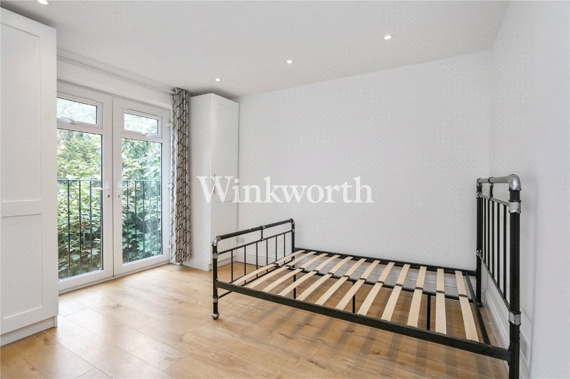 St Albans Crescent, London, N22