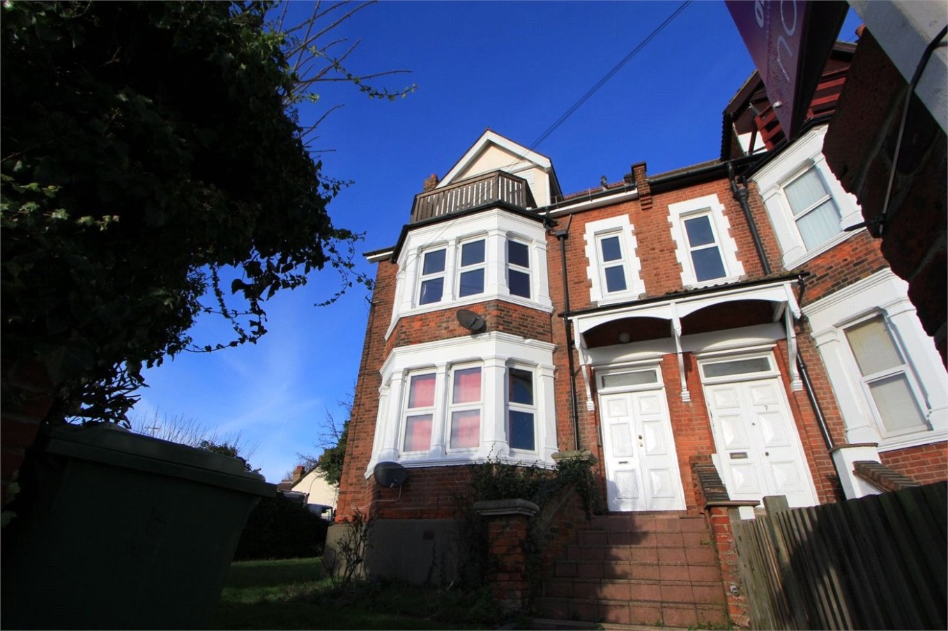 1 bedroom property to rent in Britannia Road, WestcliffonSea, Essex, SS0 (Ref LOS190062) £144 pw
