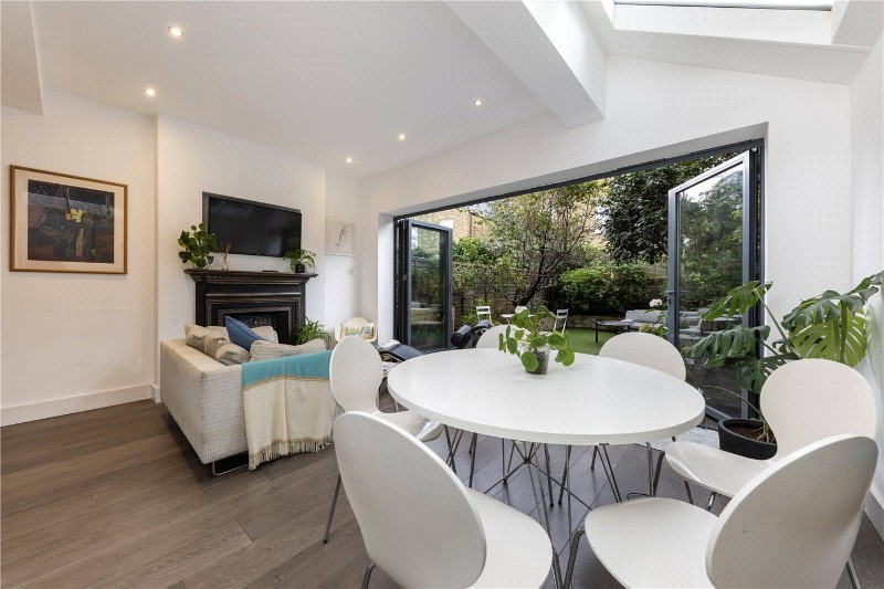Abbotstone Road, London, SW15